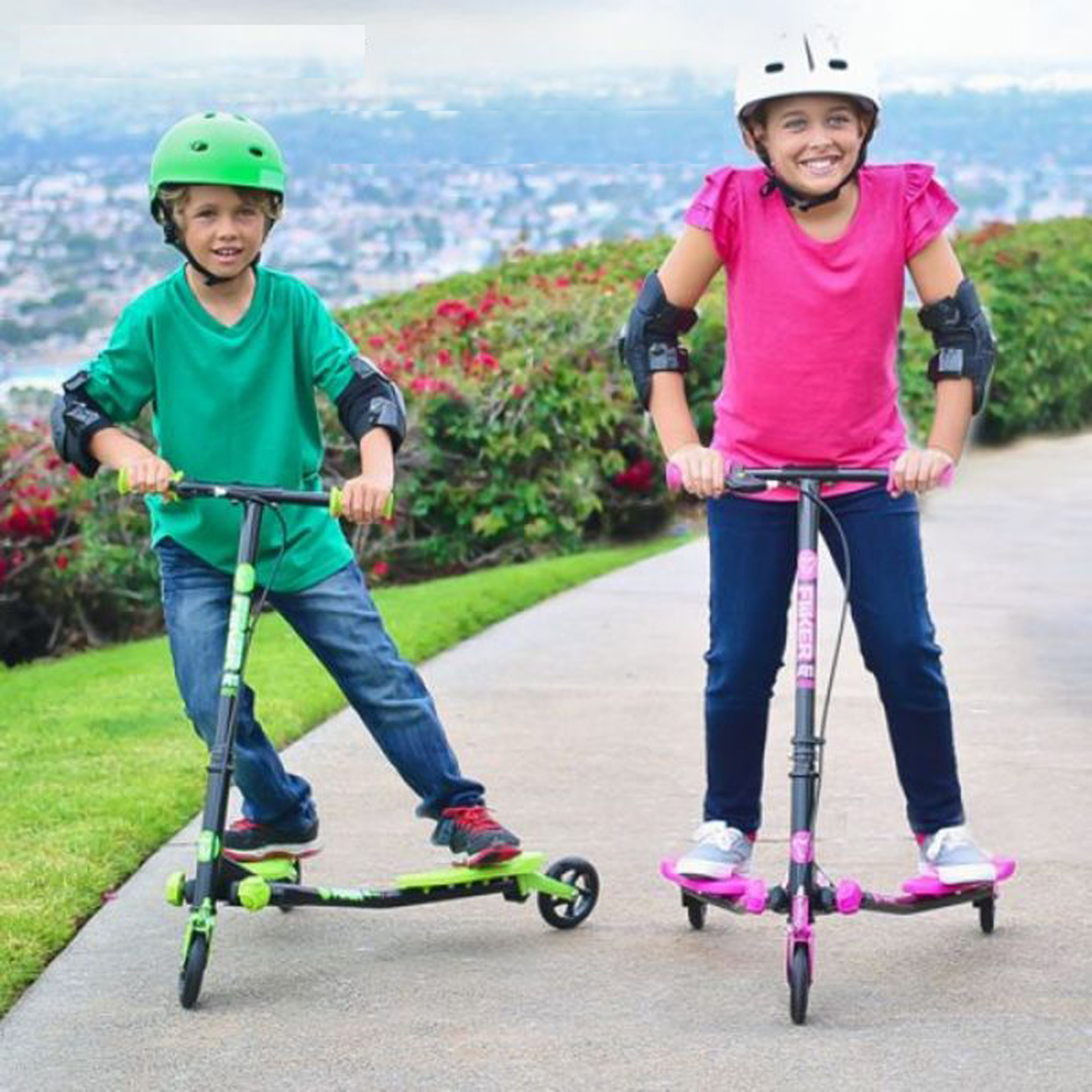 Сколько лет можно кататься. Инерционный самокат Fliker f3. Ребенок на самокате. Самокат велосипед. Крутые детские самокаты.