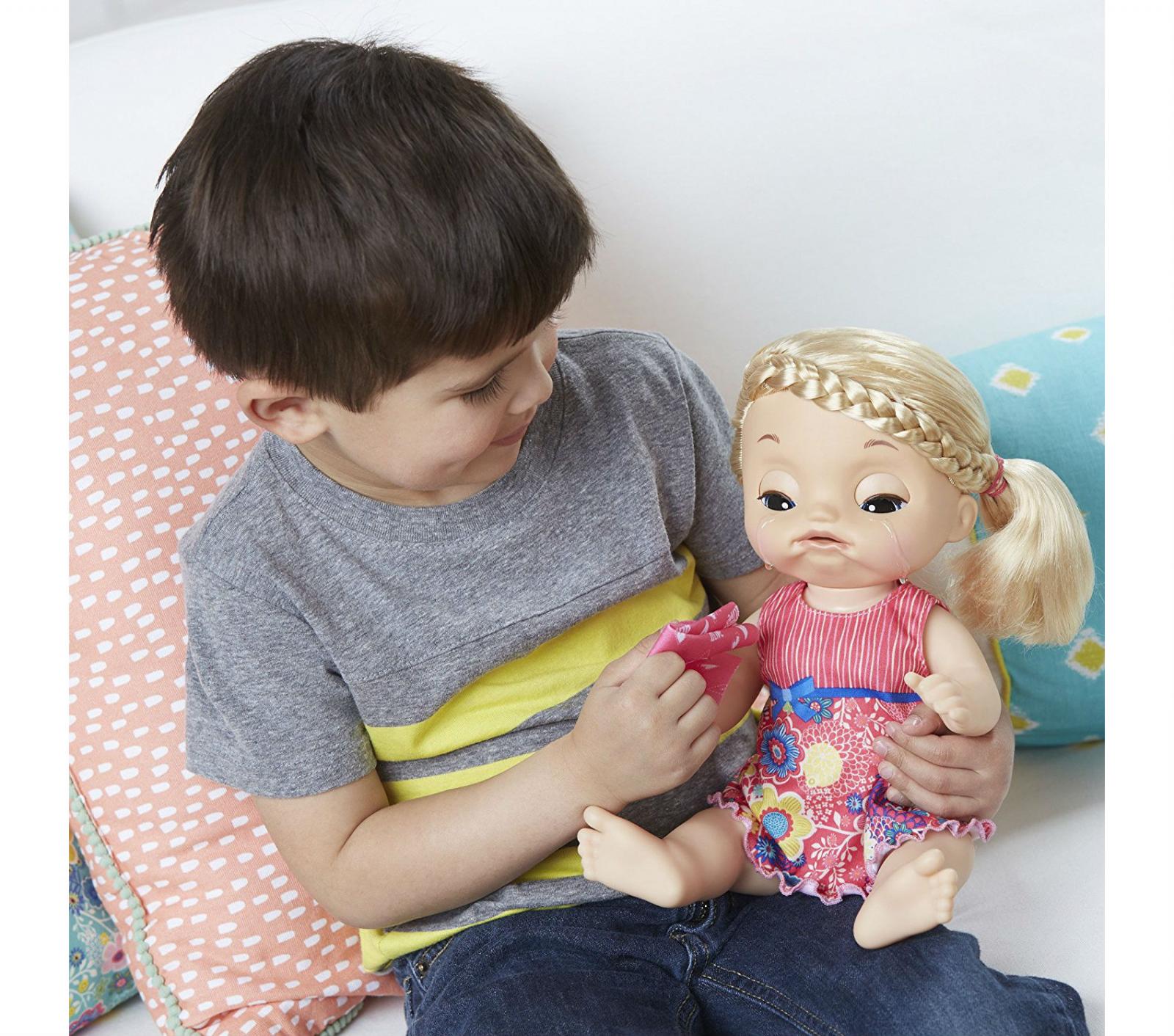 Включи кукла игрушки. Кукла Беби Элайв Малютка. Пупс Hasbro Baby Alive, 28002-a. Игрушка кукла малышка у врача c0957. Кукла Беби Элайв малышка у врача.